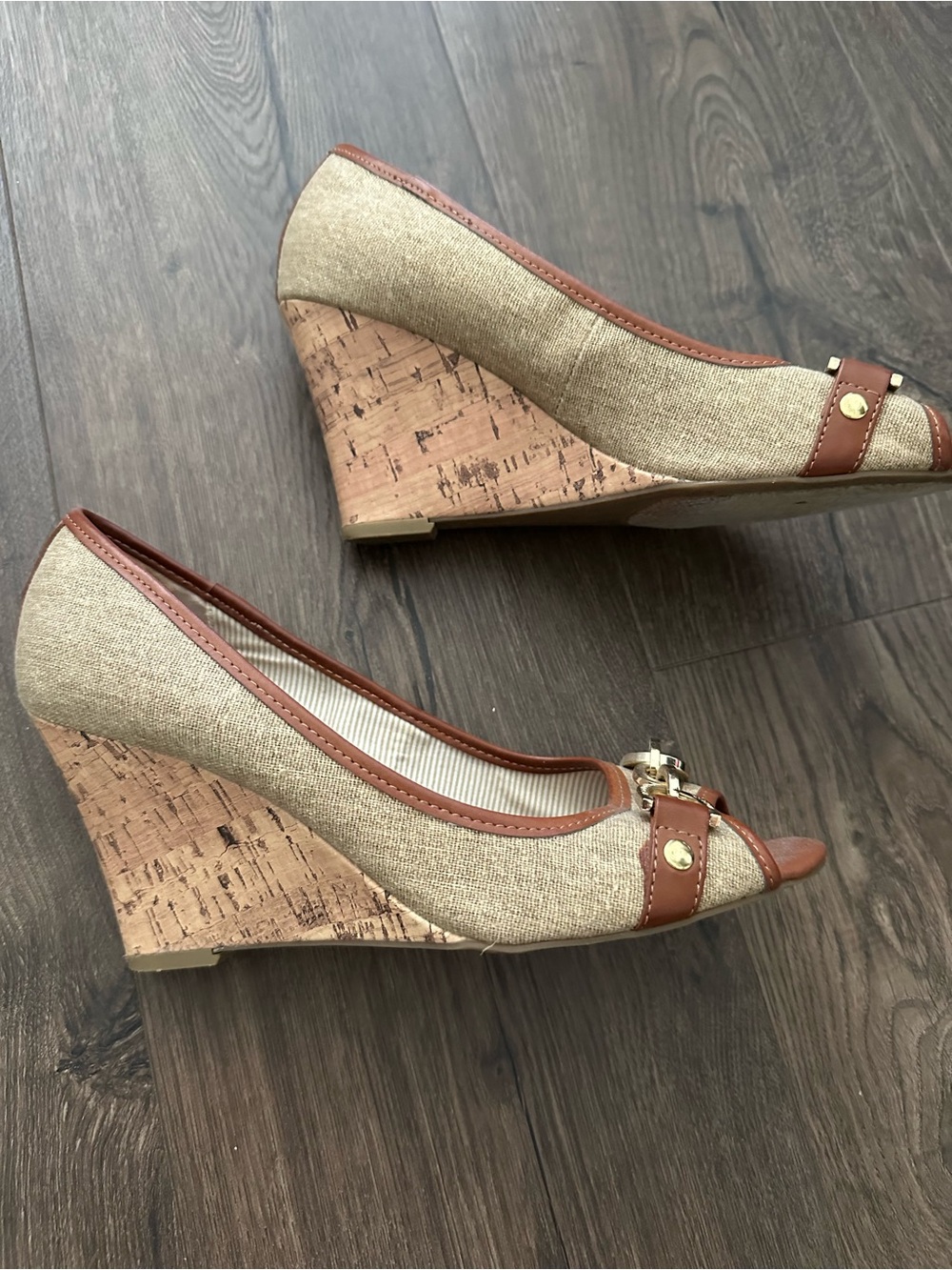 Tommy Hilfiger Gold and Brown Chain Peep-Toe Heels - Picture 2 of 5